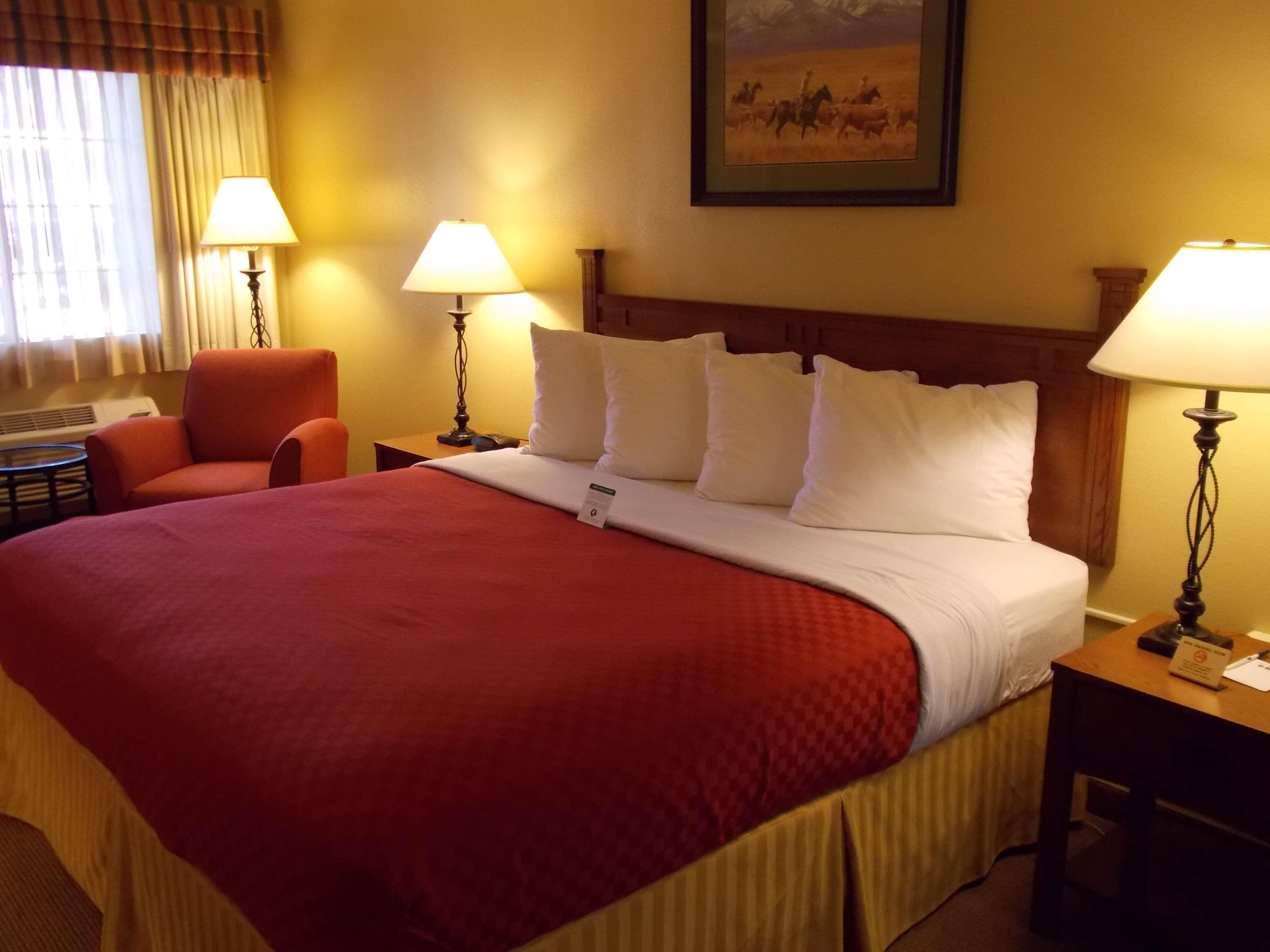 Best Western Executive Inn Hallettsville Extérieur photo