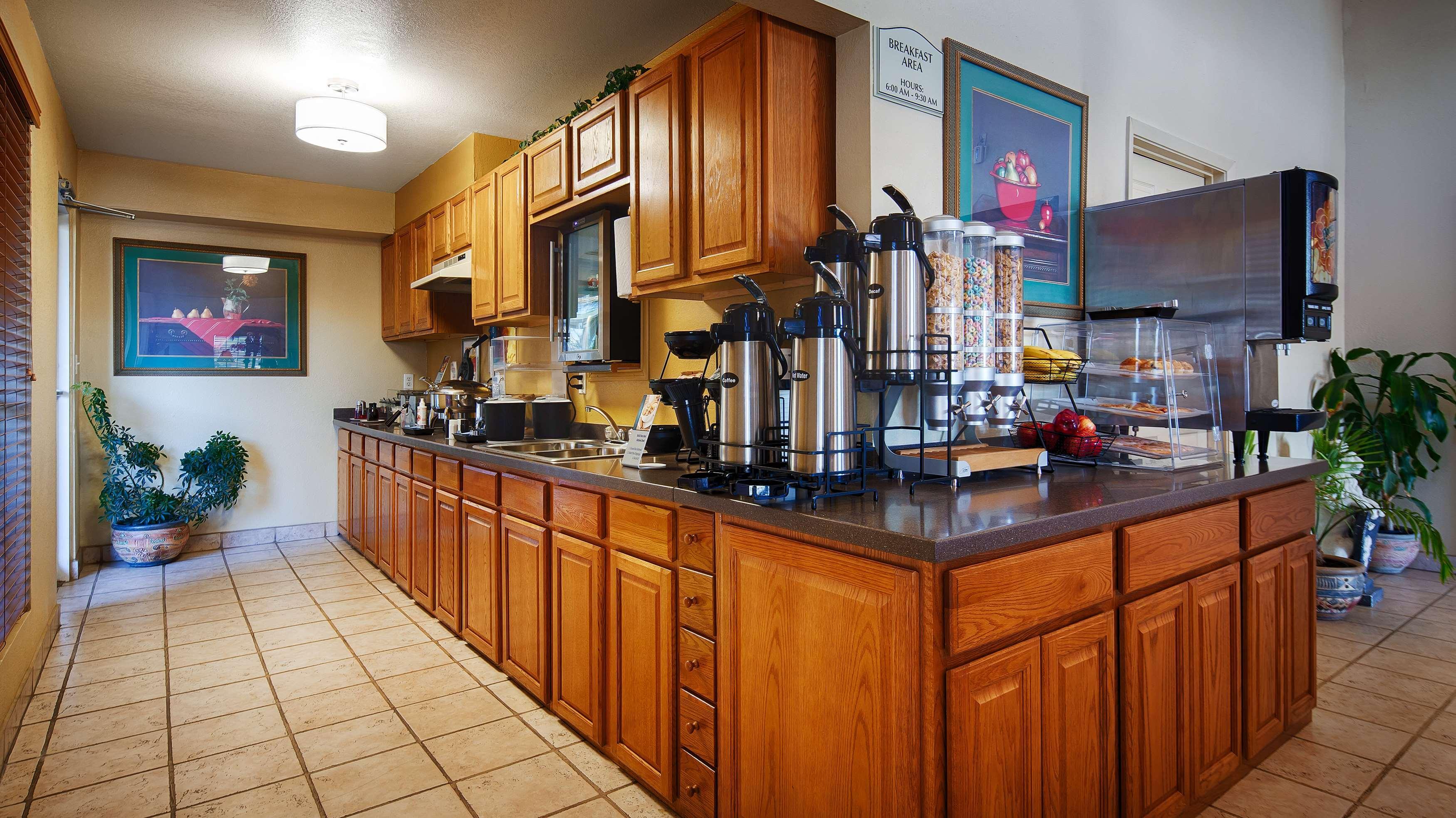Best Western Executive Inn Hallettsville Extérieur photo