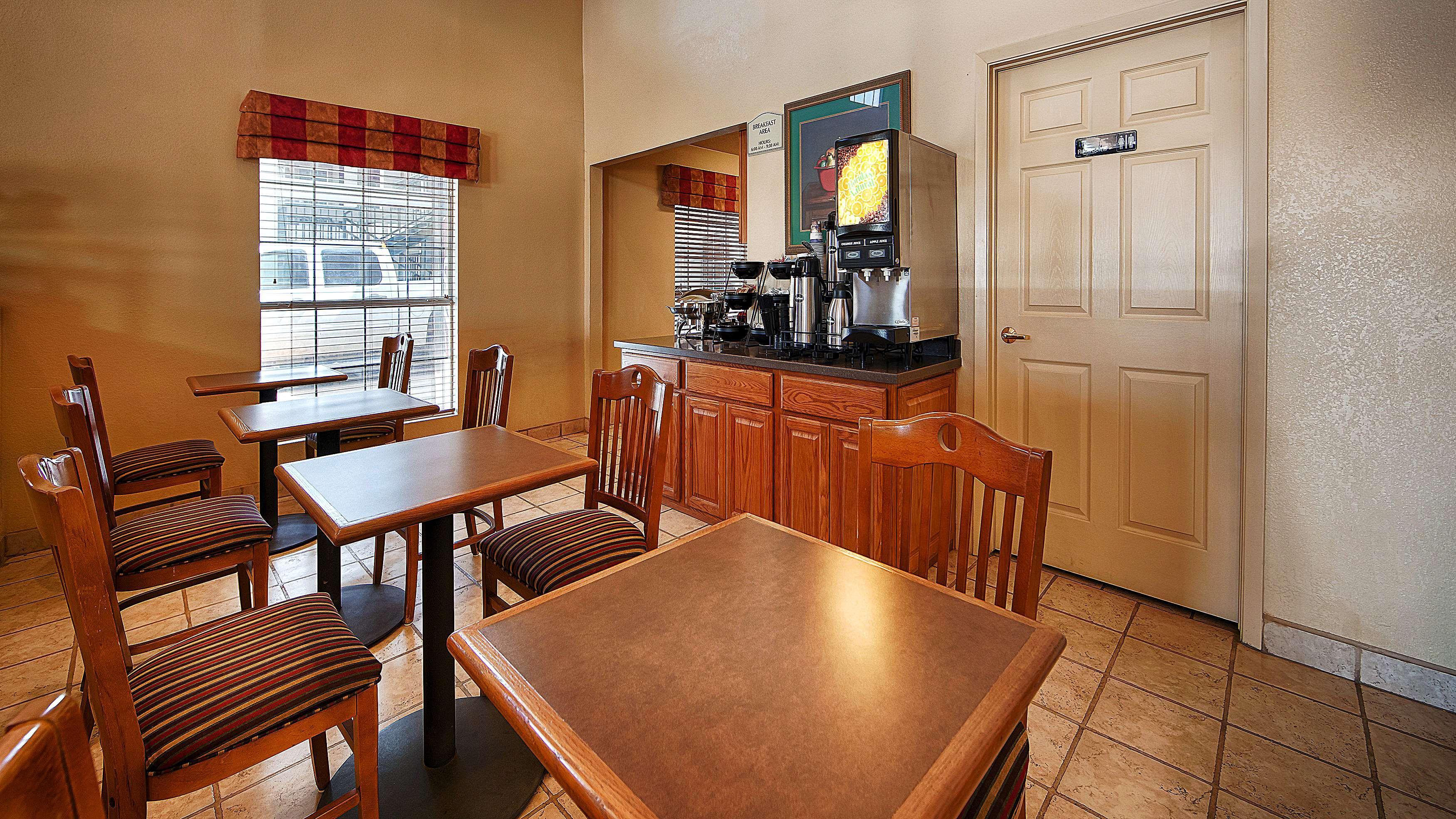 Best Western Executive Inn Hallettsville Extérieur photo