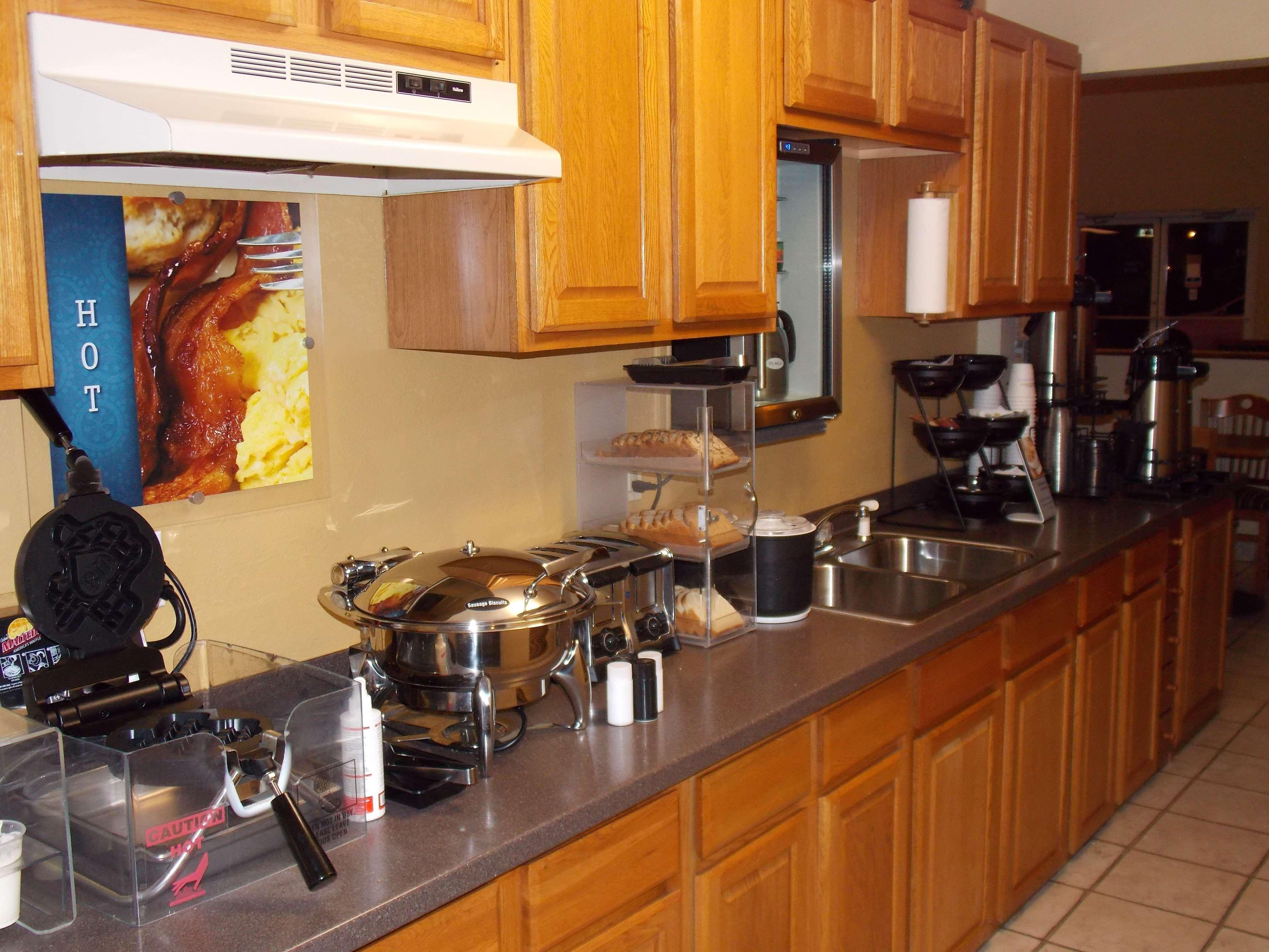 Best Western Executive Inn Hallettsville Extérieur photo