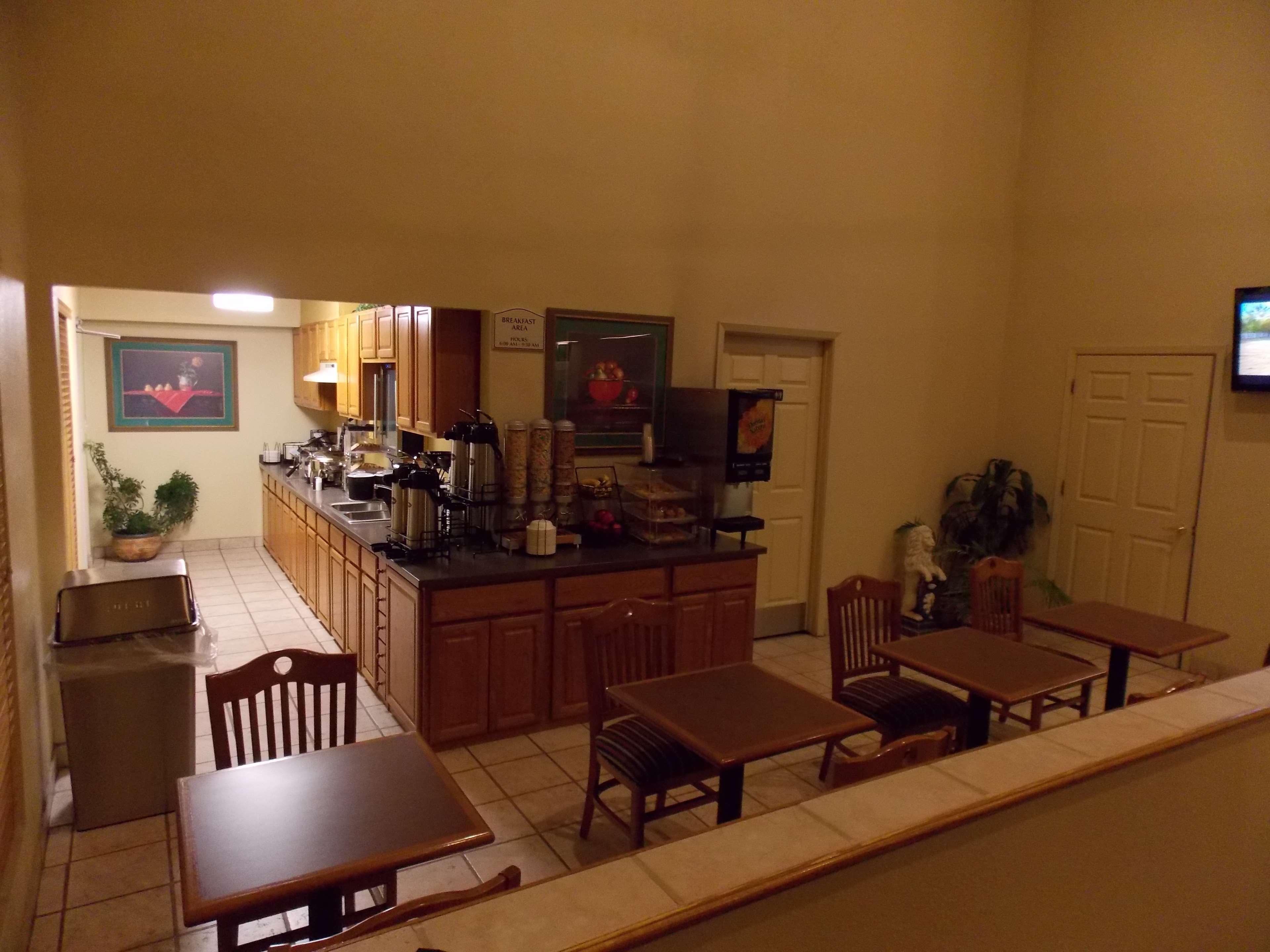 Best Western Executive Inn Hallettsville Extérieur photo