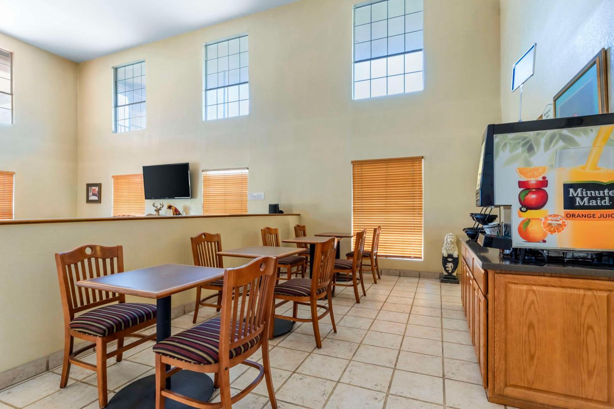 Best Western Executive Inn Hallettsville Extérieur photo